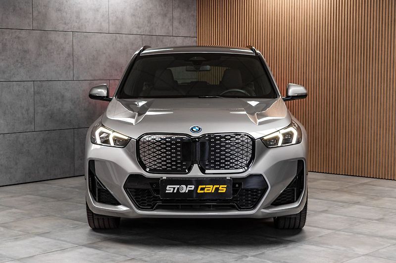 BMW iX1 xDrive30 REZERVACE - fotka 2 z 47