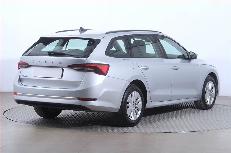 Škoda Octavia (2022) Ambition Plus 2.0 TDI - fotka 5 z 21