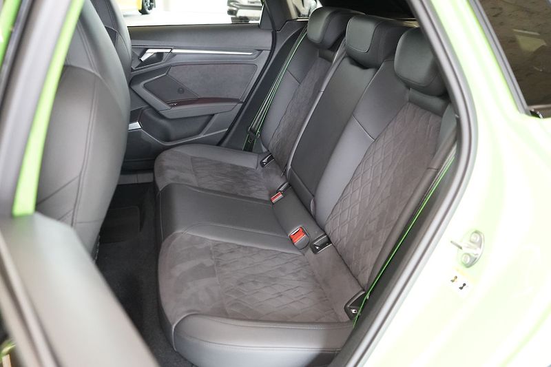 Audi RS 3 Sportback,Quattro, Matrix, B&O - fotka 41 z 44