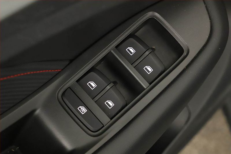 MG ZS (2023) Luxury 1.0 Turbo, Automat - fotka 17 z 20