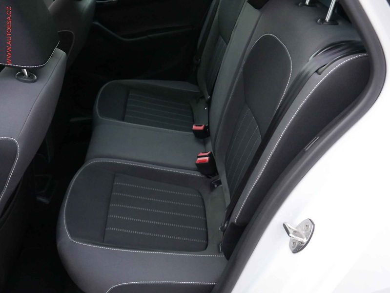 Škoda Fabia (2020) 1.0 TSI, ČR, LED, AC, kamera - fotka 10 z 16
