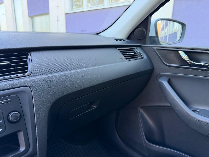 Škoda Rapid 1,2 TSi / 63 kW / Ambiente  - fotka 21 z 21