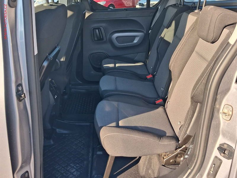Toyota ProAce City Verso (2022) 1.5, 1.maj,ČR, servis.kniha - fotka 10 z 22