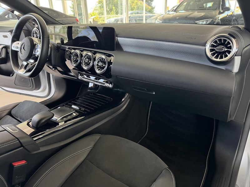 Mercedes-Benz CLA 250e AMG*160kW*Webasto*Panoram - fotka 13 z 40
