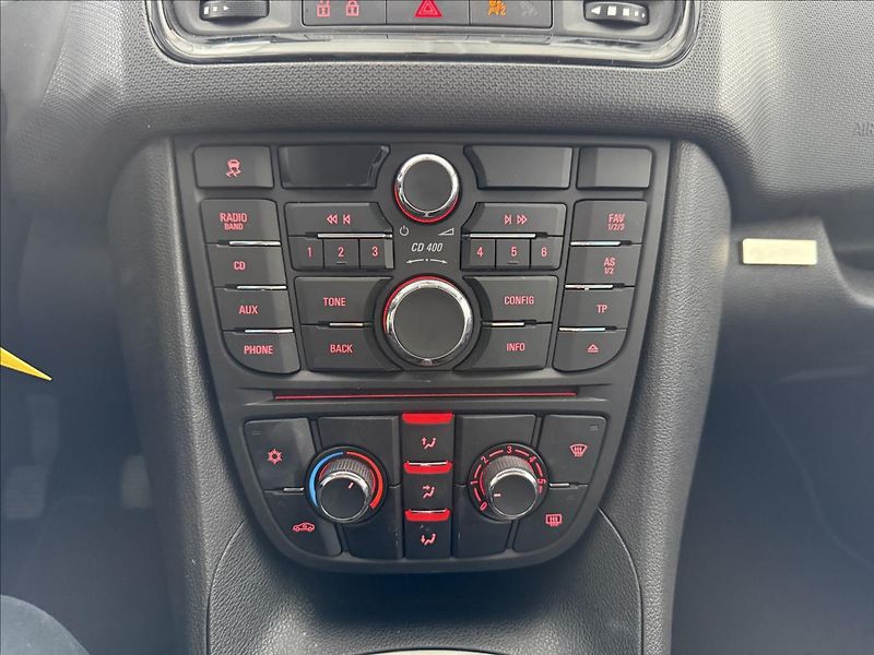 Opel Meriva 1,4   88kW,SERVISKA - fotka 16 z 23
