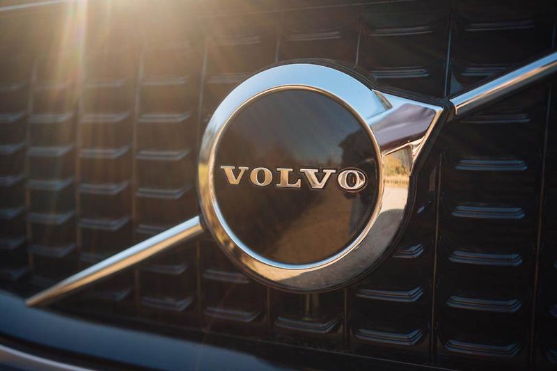 Volvo XC90 (2022) B5 AWD - fotka 9 z 28