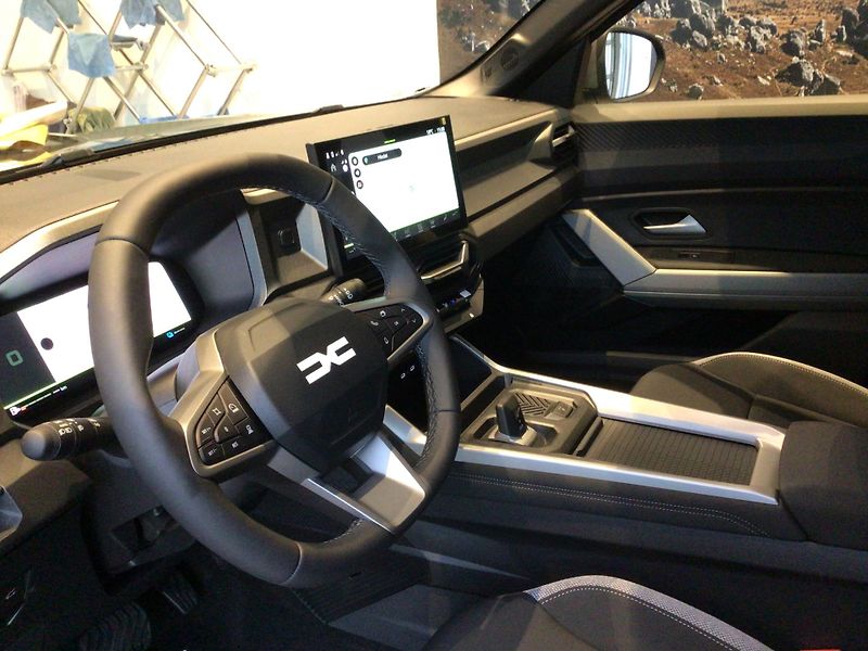Dacia Bigster (2026) AUTOMAT  HYBRID EL.KUFR IHNED - fotka 11 z 17