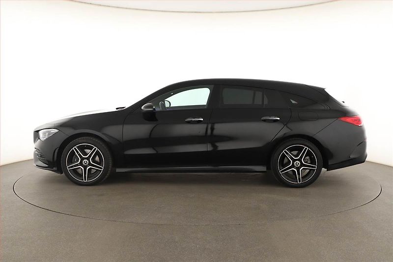 Mercedes-Benz CLA (2023) AMG Paket 250 e - fotka 3 z 29