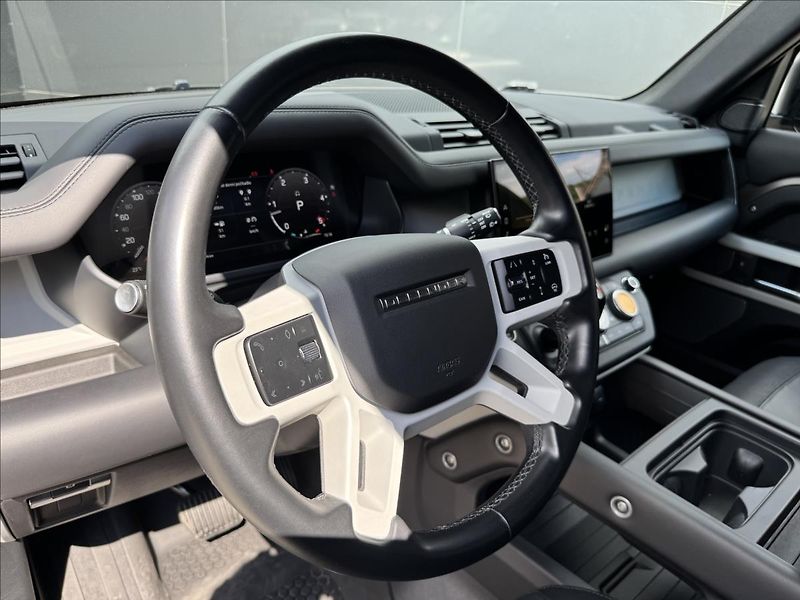 Land Rover Defender 3,0 110 D300 X-DYN. HSE ZÁRUKA - fotka 11 z 40