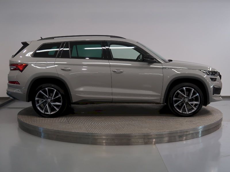 Škoda Kodiaq (2023) SPORTLINE 2.0TSI 140KW 4x4 DSG - fotka 8 z 44