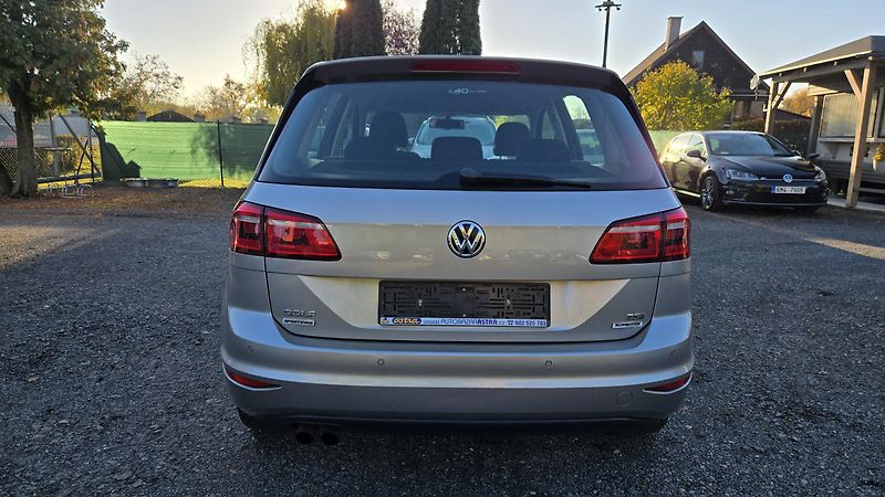 Volkswagen Golf Sportsvan 1.4 TSi HIGHLINE 92KW - fotka 8 z 40