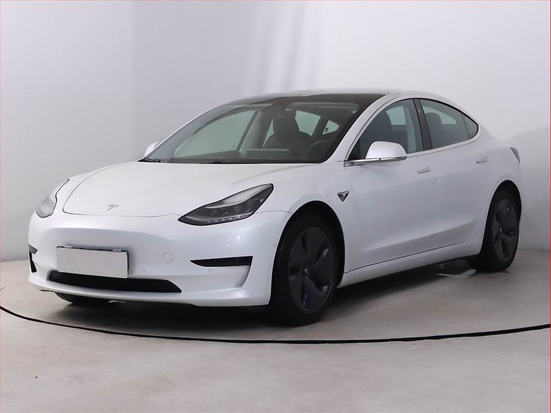 Tesla Model 3 (2020) Std Range Plus 52kWh, SoH 83% - fotka 2 z 24