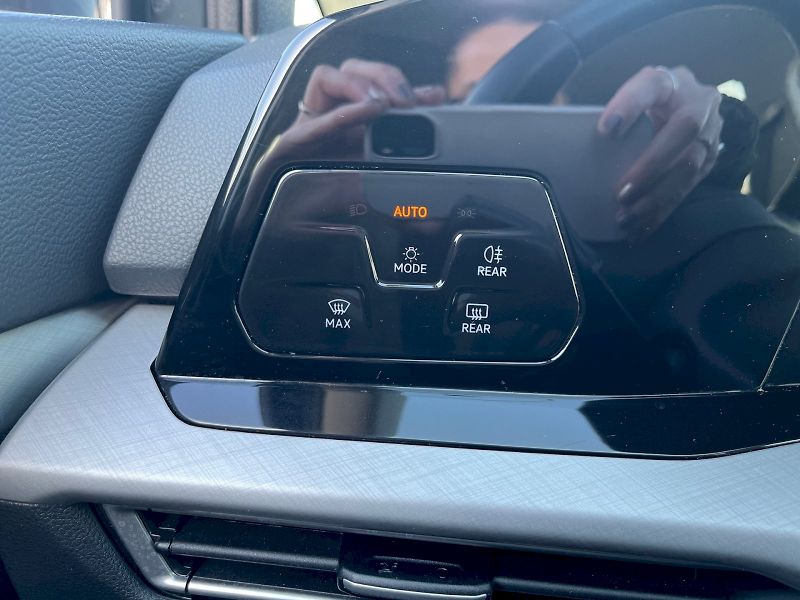 Volkswagen Golf (2022) Variant 1,0TSi 81kW Life 6G - fotka 29 z 33