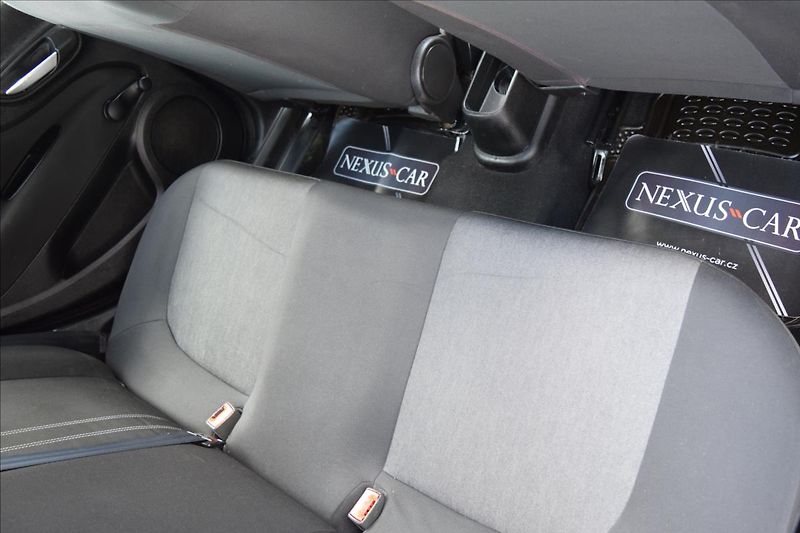 Fiat Grande Punto 1,2 i 51KW PO ROZVODECH KLIMA - fotka 17 z 42