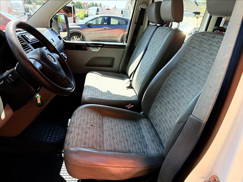 Volkswagen Transporter 2,0 TDi 4Motion - fotka 14 z 30