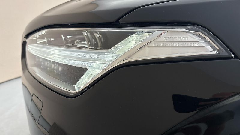 Volvo XC90 2.0 B5 AUT AWD Inscription - fotka 18 z 33