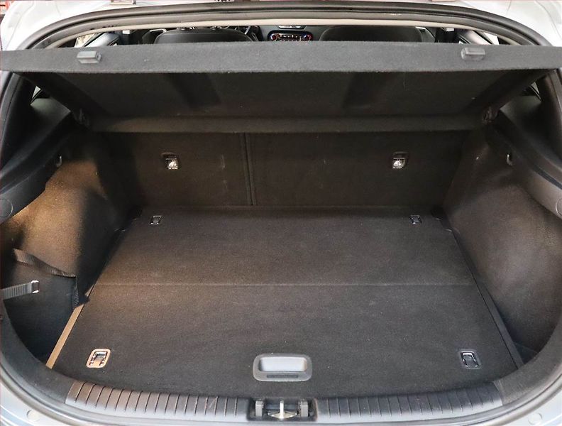 Kia Ceed (2020) Top 1.4 T-GDI, Serv.kniha - fotka 14 z 20