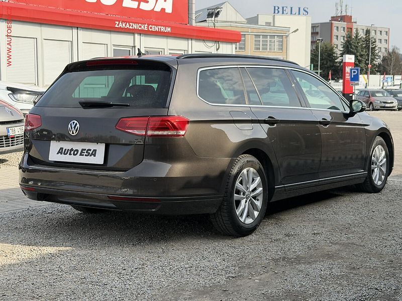 Volkswagen Passat (2018) 2.0TDi, DSG, navi, TZ - fotka 6 z 22