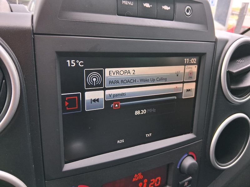 Citroën Berlingo SHINE 1.6 VTi 88 kW - fotka 15 z 21