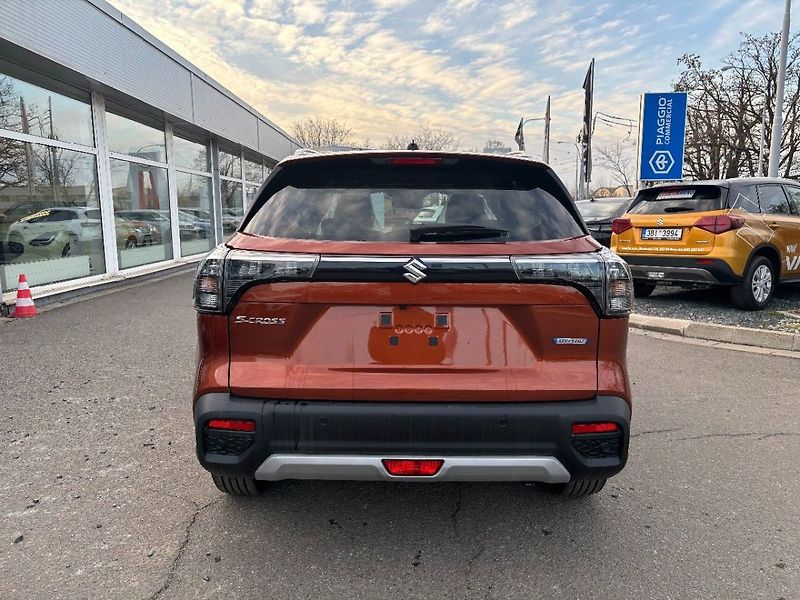 Suzuki S-Cross 4x4 Premium - fotka 6 z 10