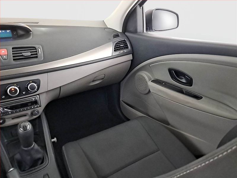 Renault Mégane (2009) 1.6 16V, ČR,1.maj, po STK - fotka 8 z 15