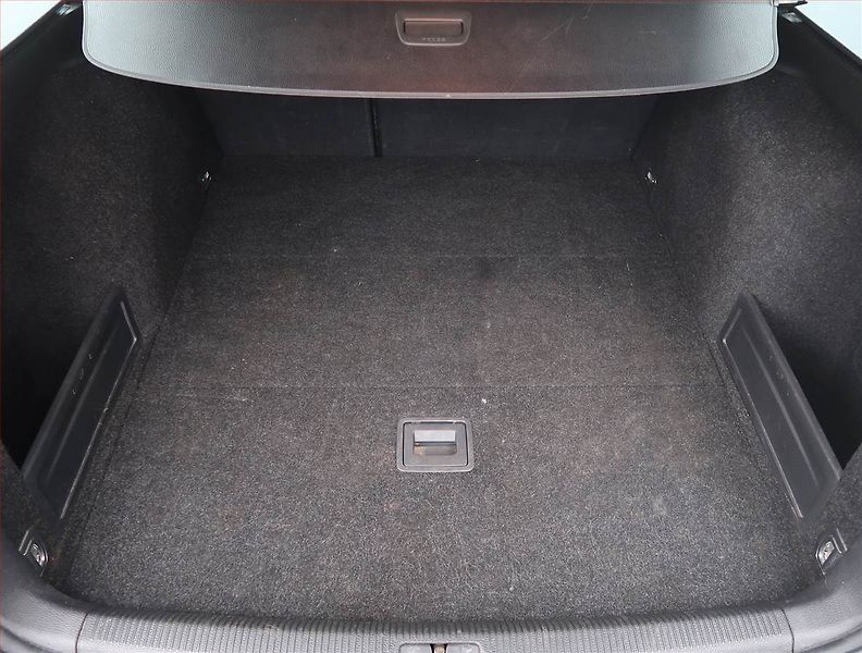 Volkswagen Passat (2012) 2.0 TDI, 4X4 - fotka 12 z 13