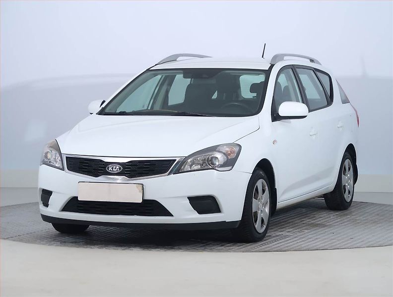Kia Ceed (2012) 1.4 CVVT - fotka 2 z 15