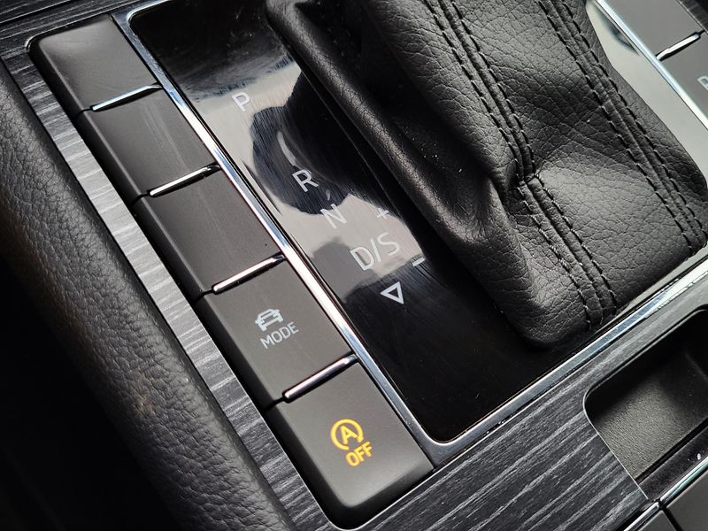 Škoda Superb III FL 2.0 TDi DSG STYLE+ *ČR - fotka 26 z 46