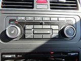 Volkswagen Touran (2011) 1.4 TSi, Highline, DSG - náhled 18