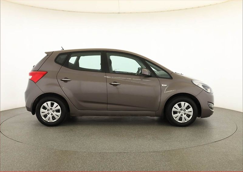 Hyundai ix20 (2011) 1.4 CVVT, Serv.kniha - fotka 6 z 12