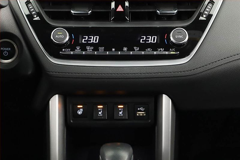 Toyota Corolla Cross (2024) 2.0 Hybrid 2WD - fotka 12 z 20