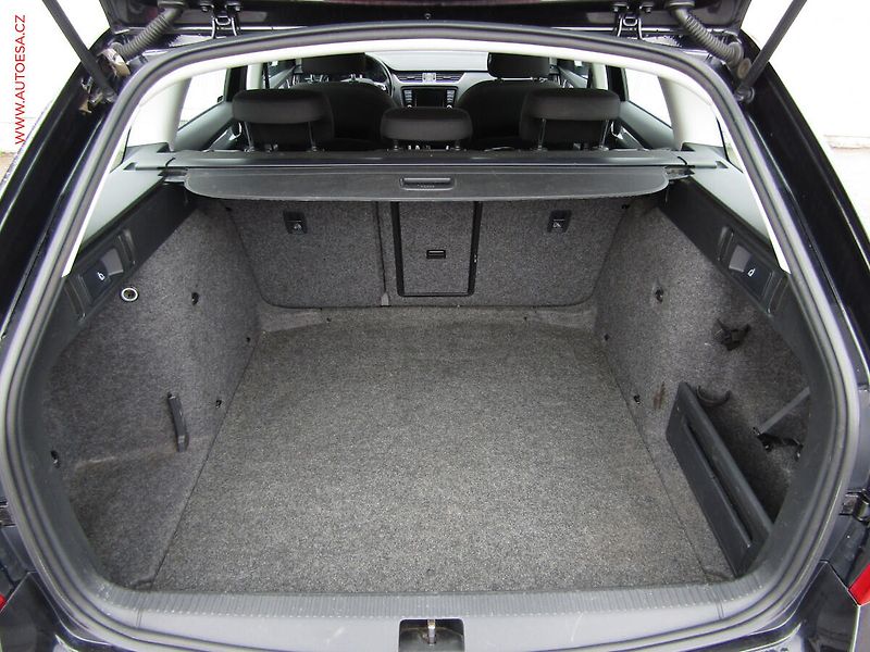 Škoda Octavia (2015) 2.0 TDi, ČR, Navi, AC - fotka 7 z 18