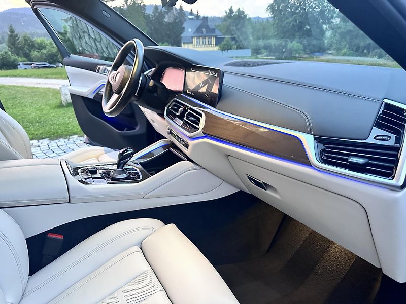 BMW X6 (2021) BMW X6 x Drive 30 d , M packet - fotka 9 z 21