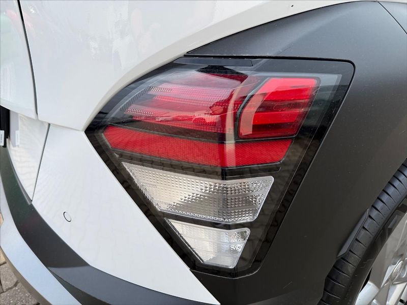 Hyundai Kona 1,6 TGDi DCT Smart - fotka 12 z 24