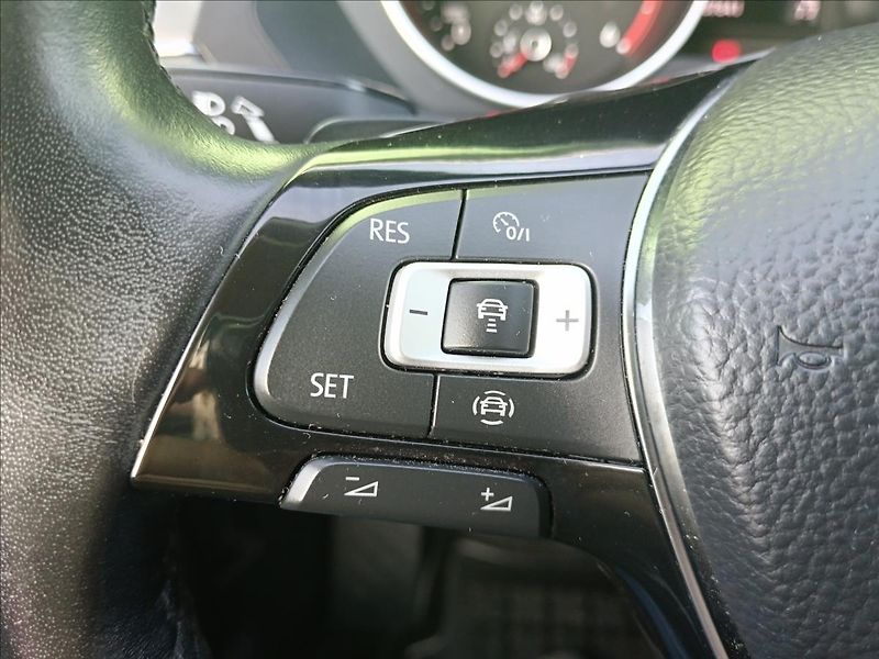 Volkswagen Tiguan Allspace 2,0 ALLSPACE TDi 110kW DSG ACC - fotka 25 z 40
