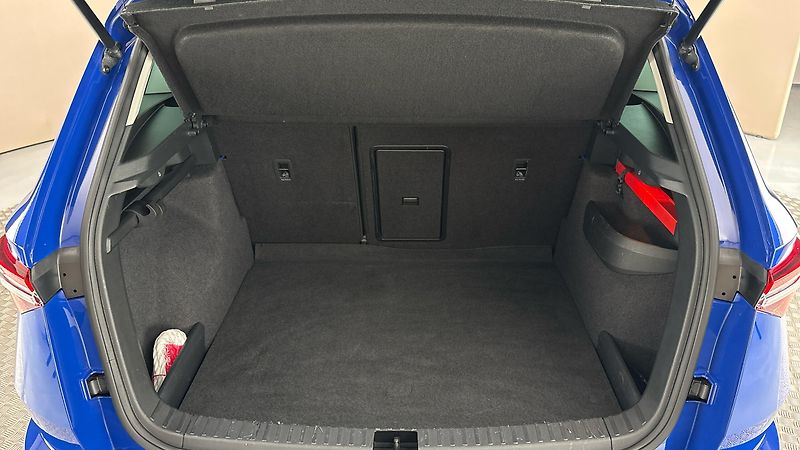 Škoda Karoq 2.0 TDI DSG 4x4 Ambition - fotka 17 z 27