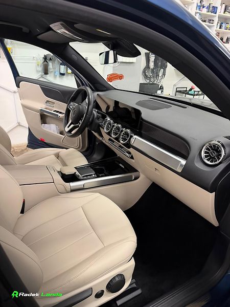 Mercedes-Benz EQB (2023) EQB 250 | 7 míst, 66 kWh - fotka 11 z 15