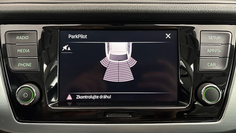 Škoda Fabia 1.0 TSI Ambition Combi - fotka 12 z 24