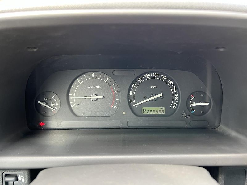 Land Rover Freelander 2.0 TD4 82kW KLIM/AUT/STŘ.OKNO - fotka 9 z 13
