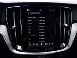 Volvo V60 B4 FWD // PLUS DARK + kola - náhled 49