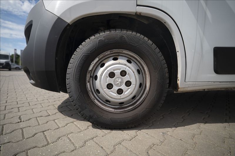 Peugeot Boxer 2,2 BlueHDI 1. MAJITEL ČR DPH - fotka 9 z 28