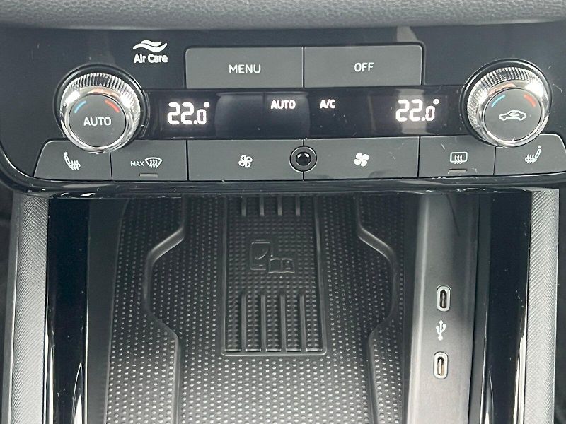 Škoda Kamiq (2024) Top Selection 1,0TSI 80kW M6F - fotka 25 z 33