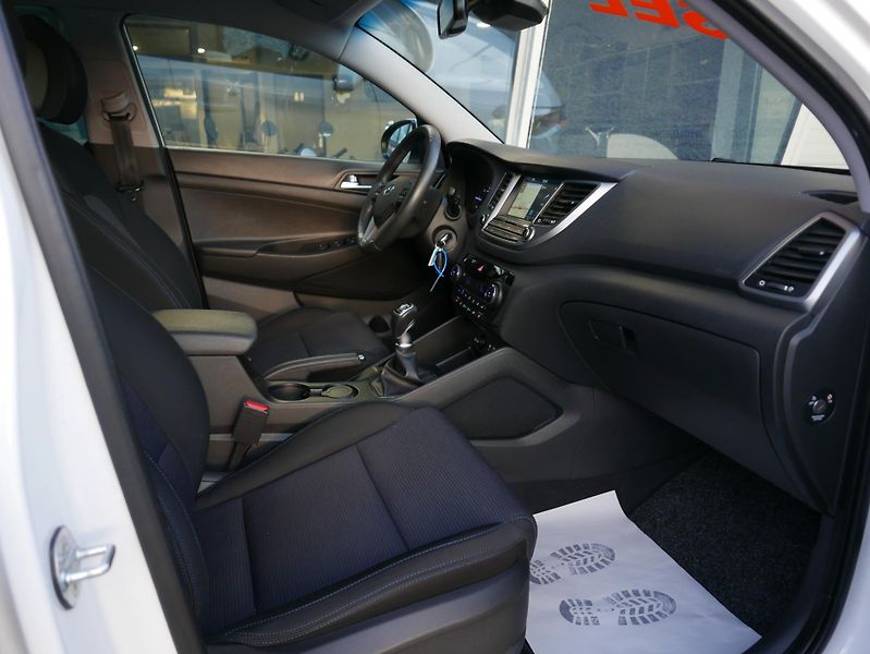 Hyundai Tucson 1,7 CRDi 1.Majitel ČR ! - fotka 23 z 38