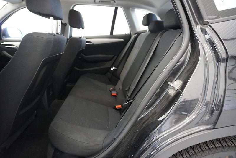 BMW X1 2.0D 160 kW XDRIVE AUTOMAT - fotka 21 z 27