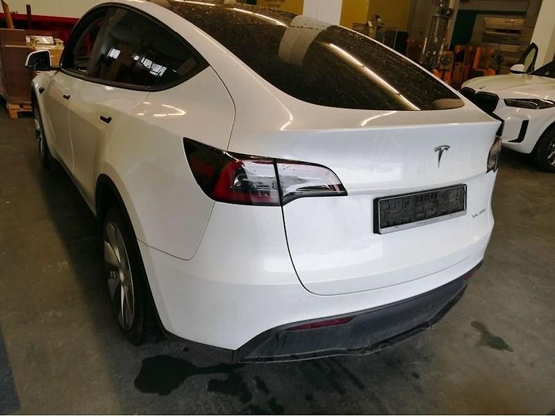 Tesla Model Y (2023) AWD Long Range    PŘIPRAVUJEME - fotka 3 z 9