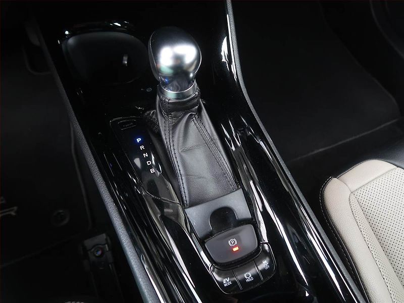 Toyota C-HR (2018) 1.8 Hybrid - fotka 12 z 16