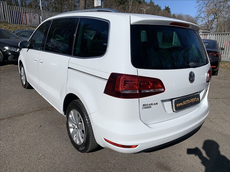 Volkswagen Sharan 2,0 TDI 4x4 7.MÍST,ČR SERVISKA - fotka 7 z 23