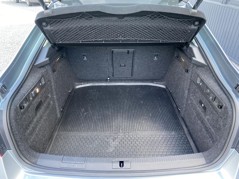 Škoda Superb 2.0TDI110kW-1xMAJ.-CZ-66 000KM - fotka 34 z 43