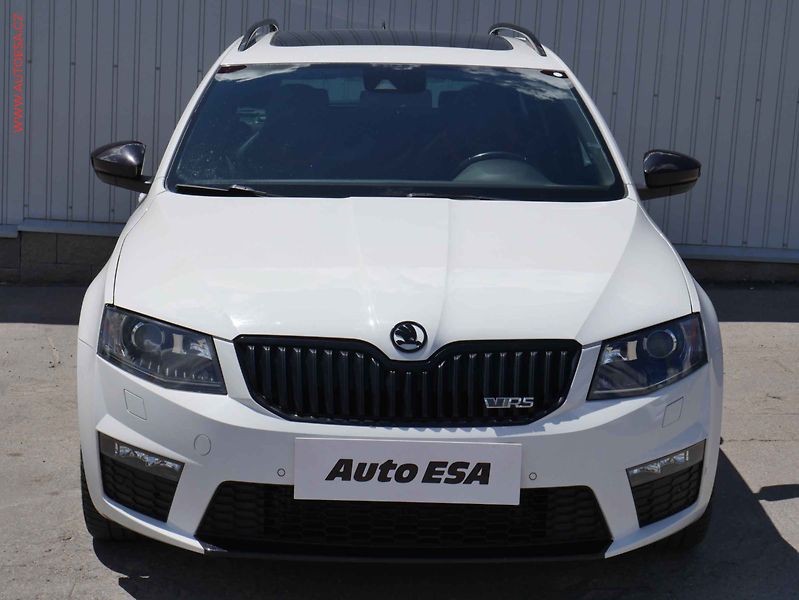 Škoda Octavia (2014) 2.0TDi, RS, DSG, navi, bixen - fotka 2 z 21