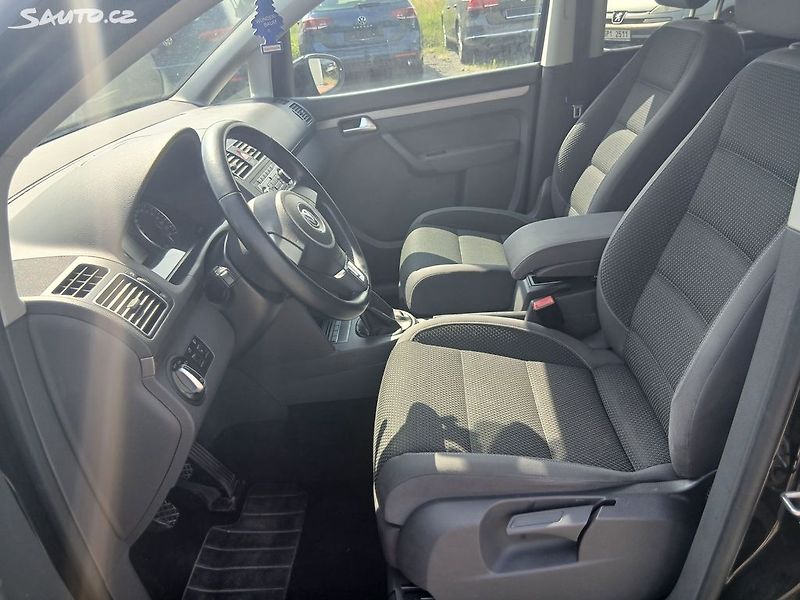 Volkswagen Touran (2012) 1.4 TSI, 7 míst - fotka 16 z 34